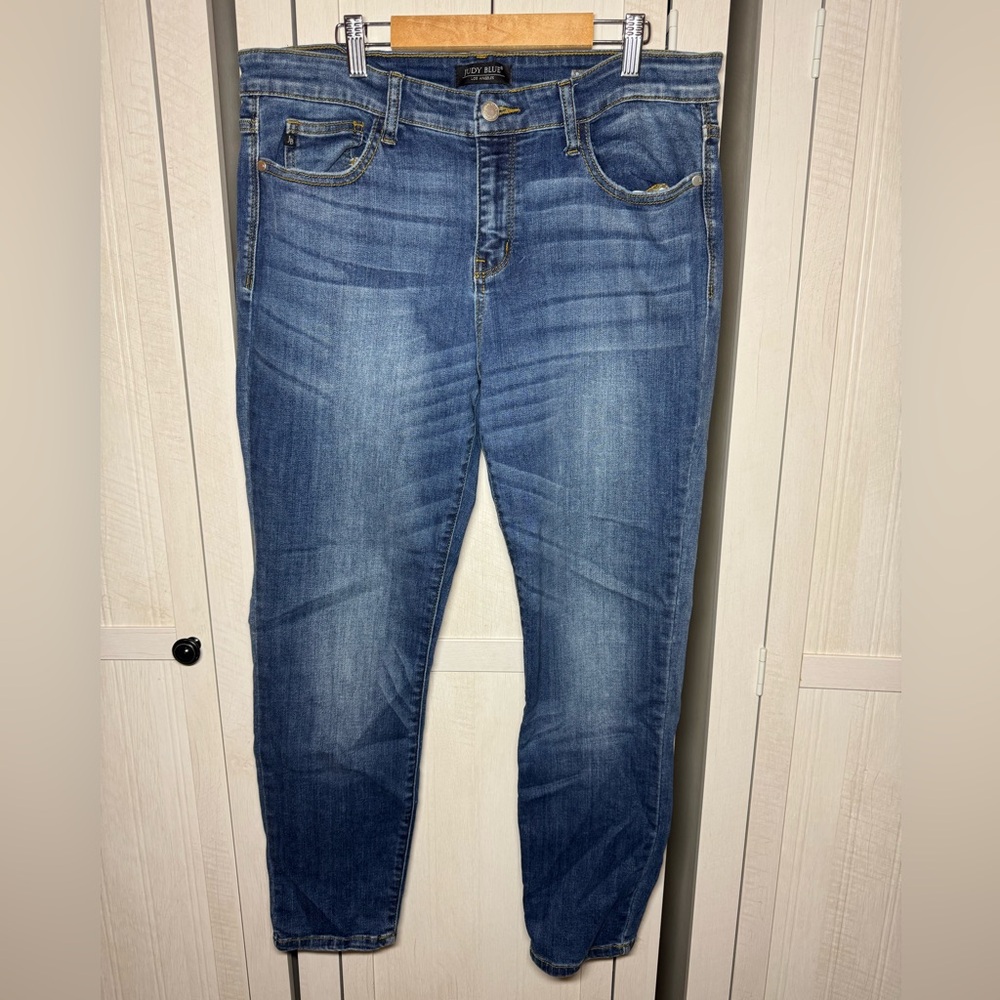 Judy Blue Women’s Relaxed Fit Classic Indigo Jeans Size 15/32